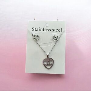 Stainless Steel Fashion Heart Pendant Necklace Set